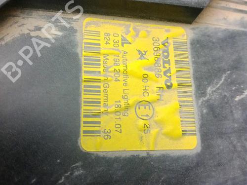 Right headlight VOLVO V50 (545) 2.4 | BP31870974C29 