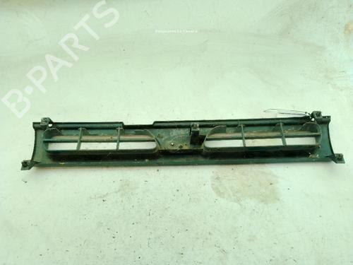 Grille NISSAN TERRANO II (R20) 2.7 TD 4WD | BP26055938C40 