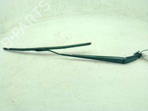 front-windshield-wiper-arm-toyota-yaris-cross-mxp_-2020-27472528 main image