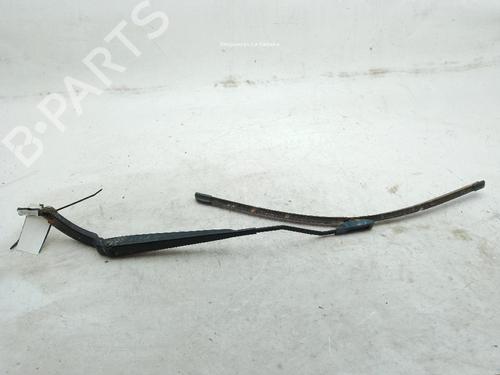 front-windshield-wiper-arm-renault-clio-iv-bh_-2012-2013-2014-2015-2016-2017-2018-2019-2020-2021-24048347 main image