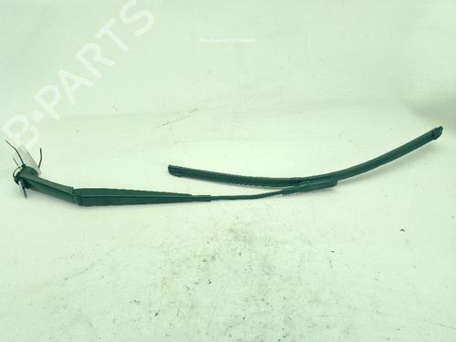 Used Front windshield wiper arm HYUNDAI i20 III (BC3, BI3) 1.0 T-GDI (101 hp) 27647774