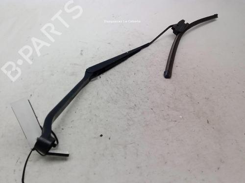 front-windshield-wiper-arm-toyota-rav-4-ii-_a2_-2000-2001-2002-2003-2004-2005-28419725 main image