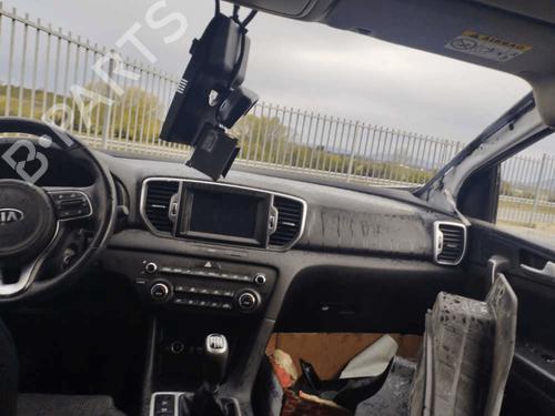 Left tailgate light KIA SPORTAGE IV (QL, QLE) 1.6 GDI | BP31989893C79