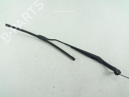 Used Front windshield wiper arm MITSUBISHI OUTLANDER II (CW_W) 2.0 DI-D (CW8W) (140 hp) 18359155