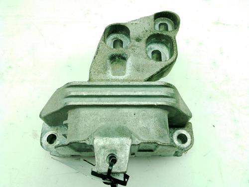 Used Engine mount Engine mount MERCEDES-BENZ GLA-CLASS (X156) GLA 180 (156.942) (122 hp) 39635352 39635352