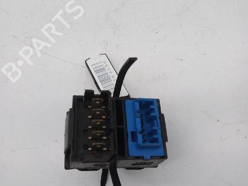 Used Left front window switch PEUGEOT 406 (8B) [1995-2005]  31799113