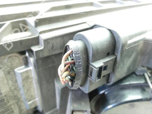 Right headlight VW PASSAT B6 (3C2) 2.0 TDI | BP24050762C29 