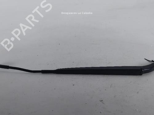 Used Front windshield wiper arm OPEL CORSA F (P2JO) 1.5 (68) (102 hp) 31989295