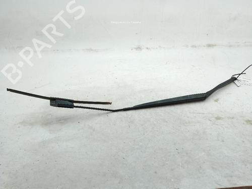 front-windshield-wiper-arm-renault-clio-iv-bh_-2012-2013-2014-2015-2016-2017-2018-2019-2020-2021-24048259 main image