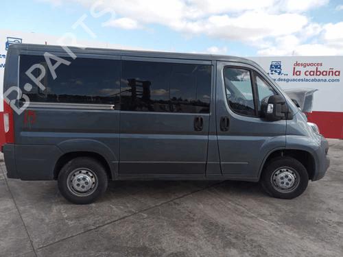 Third brake light CITROËN JUMPER II Bus 2.2 HDi 130 | BP31989411L11