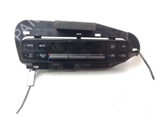 climate-control-toyota-auris-estate-_e18_-2013-2014-2015-2016-2017-2018-28350829 main image
