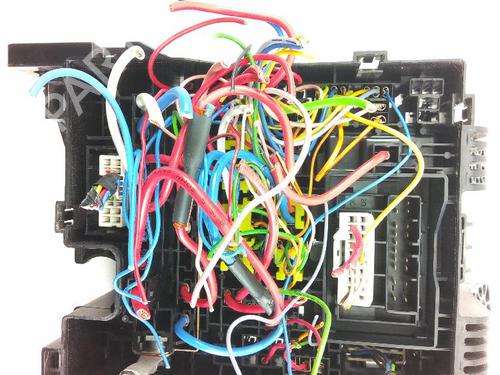 Used Fuse box Fuse box HYUNDAI ix35 (LM, EL, ELH) 2.0 CRDi (184 hp) 18366587 18366587