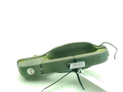 Maneta exterior delantera izquierda Maneta exterior delantera izquierda IVECO DAILY II Van 30-8 (12914111, 12914112, 12914117, 12914131, 12914137,... (75 hp) 33953932 33953932