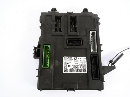 Used Fuse box Fuse box RENAULT MEGANE IV Hatchback (B9A/M/N_) 1.6 dCi 130 (B9A4) (130 hp) 31988660 31988660