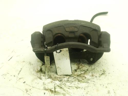 right-front-brake-caliper-hyundai-santa-fe-ii-cm-2005-2006-2007-2008-2009-2010-2011-2012-2013-2014-2015-32203839 main image