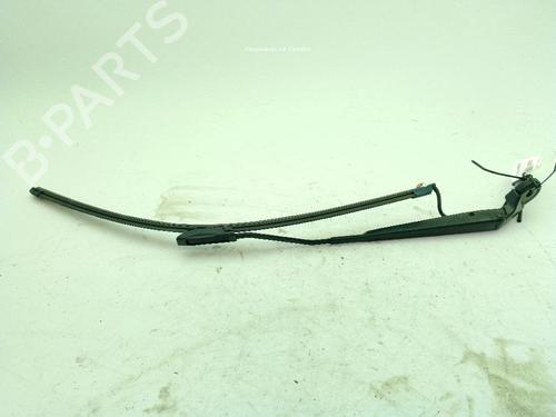 Used Front windshield wiper arm CITROËN C4 CACTUS 1.2 THP 110 (110 hp) 26652337