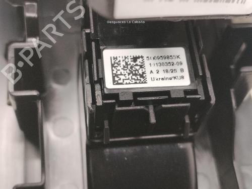 Right front window switch SKODA FABIA IV (PJ3) 1.0 TSI | BP40560662I26 - Image 3