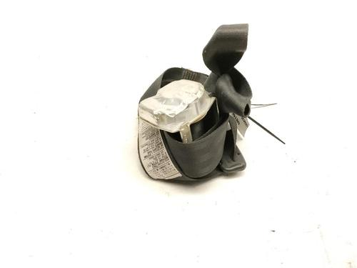 Sikkerhedssele bag venstre Sikkerhedssele bag venstre TOYOTA AURIS (_E15_) 2.0 D-4D (ADE150_, ADE150R) (126 hp) 39739579 39739579