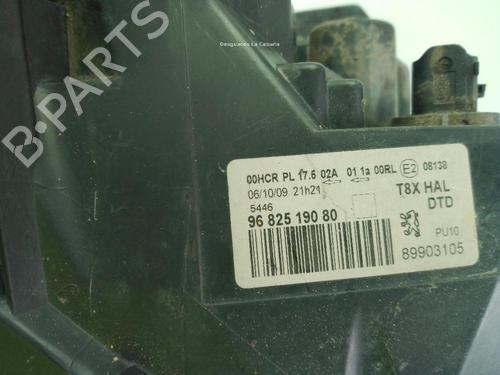 Right headlight PEUGEOT 5008 (0U_, 0E_) 2.0 HDi 150 / BlueHDi 150 | BP29861187C29