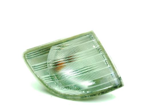 Used Right front indicator MERCEDES-BENZ VITO Van (W638) 108 CDI 2.2 (638.094) (82 hp) 30562015