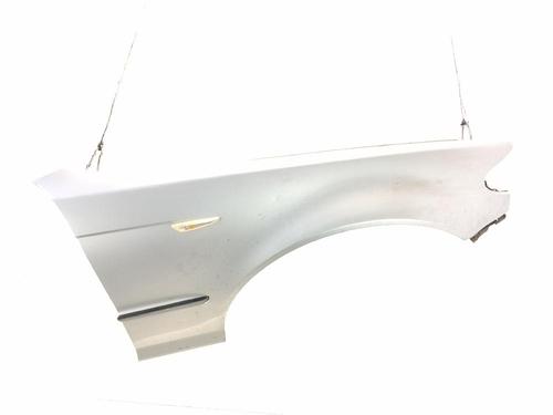 Guarda-lamas direito Guarda-lamas direito BMW 3 Touring (E46) 320 d (150 hp) 36449588 36449588