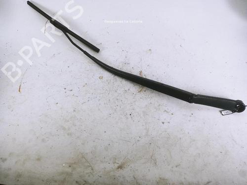 Used Front windshield wiper arm HYUNDAI ix35 (LM, EL, ELH) 2.0 CRDi (184 hp) 31990117