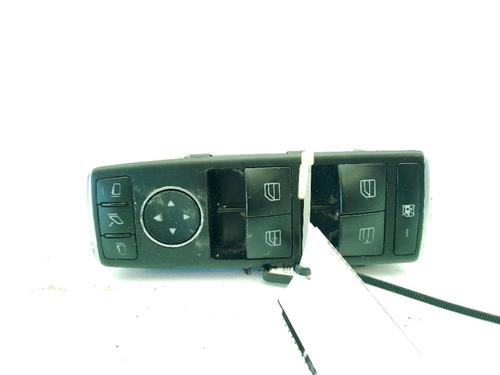 venstre-foran-elrute-bryter-infiniti-q30-2015-31352257 main image