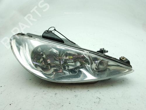 Used Right headlight PEUGEOT 206 Hatchback (2A/C) 1.4 i (75 hp) 23999465