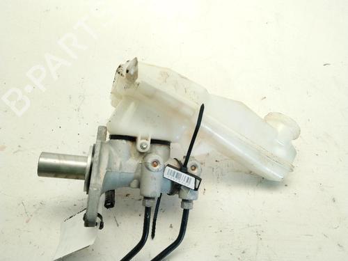 Used Brake master cylinder Brake master cylinder PEUGEOT 208 II (UB_, UP_, UW_, UJ_) 1.5 BlueHDI 100 (102 hp) 26652368 26652368