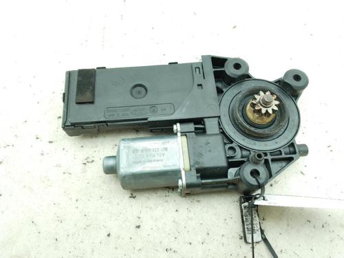 Used Left front window motor RENAULT MEGANE III Hatchback (BZ0/1_, B3_) 1.5 dCi (BZ1G, BZ1W, BZ0R) (95 hp) 19445366