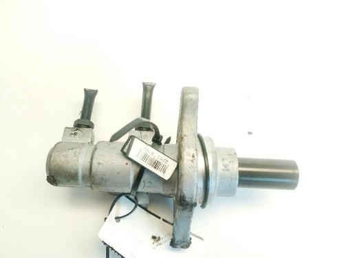 Used Brake master cylinder KIA SPORTAGE III (SL) 1.6 GDI (135 hp) 27513801