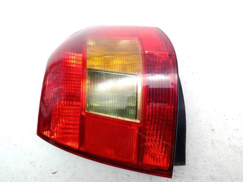 Used Left taillight TOYOTA COROLLA (_E12_) 1.4 VVT-i (ZZE120_, ZZE120R) (97 hp) 24121861