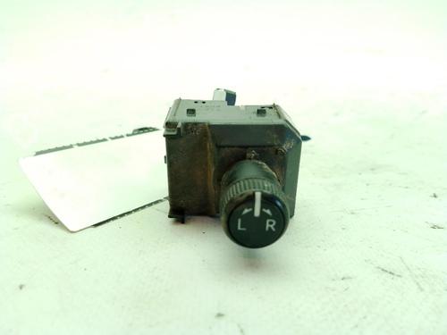 Used Mirror switch TOYOTA HILUX VIII Pickup (_N1_) 2.4 D (GUN112_, GUN122_, GUN135_, GUN120_, GUN135R,... (150 hp) 28620071