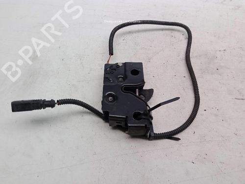 Serratura cofano anteriore SEAT ATECA (KH7, KHP) 1.4 TSI (150 hp) 30718255
