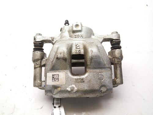 Right front brake caliper TOYOTA COROLLA Hatchback (_E21_, _EA1_, _EH1_) 1.8 VVTi Hybrid (ZWE219) | BP24047679M104 - Image 2