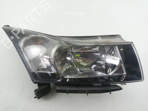Used Right headlight CHEVROLET CRUZE (J300) 2.0 CDI (150 hp) 18369273