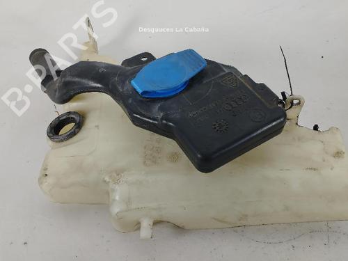 Used Windscreen washer tank Windscreen washer tank AUDI A4 B8 Avant (8K5) 2.0 TDI (143 hp) 24041885 24041885