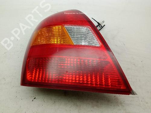 Venstre Baklys HYUNDAI ELANTRA III Saloon (XD) 1.6 (107 hp) 30747131