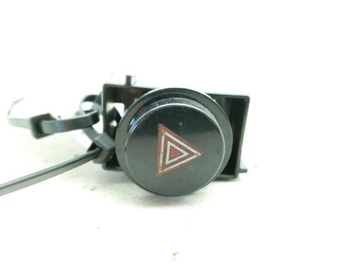 Warning switch TOYOTA AURIS (_E18_) | BP24050683I22 - Image 1