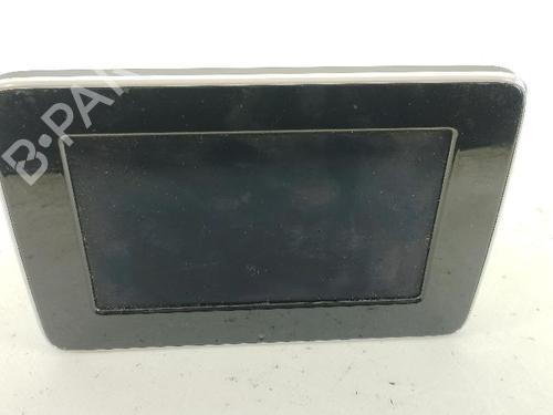 Used Display monitor MERCEDES-BENZ GLA-CLASS (X156) GLA 200 CDI / d (156.908) (136 hp) 31988956
