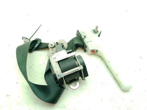 seat-buckle-nissan-pulsar-hatchback-c13-2014-36964115 main image