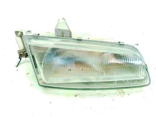 Used Right headlight HYUNDAI H-1 / STAREX Bus (A1) 2.5 TD (80 hp) 25734541