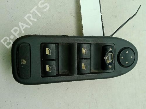 Comutador vidro frente esquerdo Comutador vidro frente esquerdo CITROËN C5 I Break (DE_) 2.0 HDi (DERHZB, DERHZE) (109 hp) 35943457 35943457