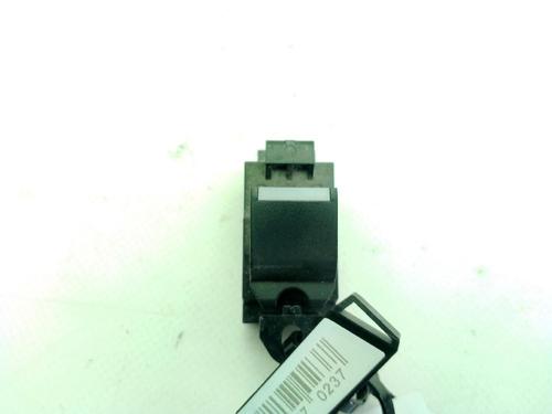 Used Right front window switch Right front window switch LAND ROVER DISCOVERY SPORT (L550) 2.0 D (150 hp) 29875836 29875836