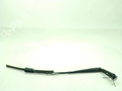 Used Front windshield wiper arm PEUGEOT 308 SW III (FC_, FJ_, FR_, F4_, FN_) BlueHDi 130 (FCYHZL, FCYHZT) (131 hp) 28509080