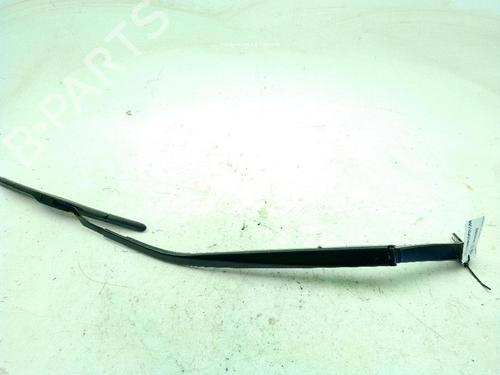 Used Front windshield wiper arm TOYOTA COROLLA Hatchback (_E21_, _EA1_, _EH1_) 1.8 Hybrid (ZWE211) (98 hp) 23999281
