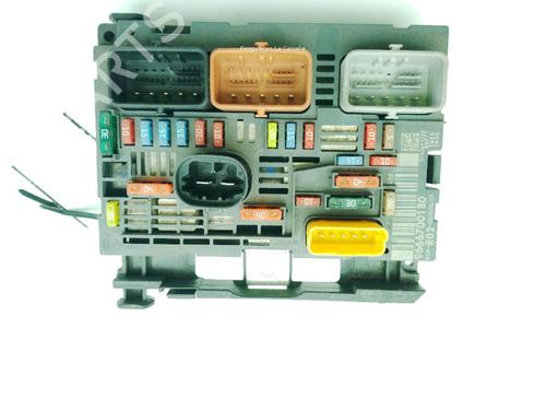 Used Fuse box Fuse box PEUGEOT 3008 I MPV (0U_) 2.0 HDi 150 / BlueHDi 150 (150 hp) 29875712 29875712