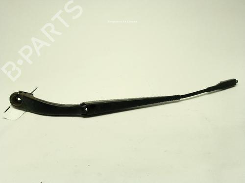 front-windshield-wiper-arm-mercedes-benz-cla-coupe-c117-2013-2014-2015-2016-2017-2018-2019-39263017 main image