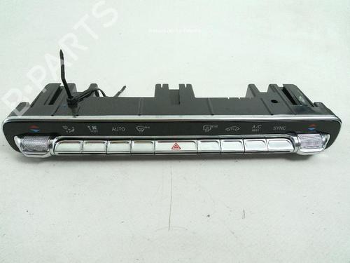 Used Climate control Climate control MERCEDES-BENZ A-CLASS (W177) A 180 d (177.003) (116 hp) 18357934 18357934
