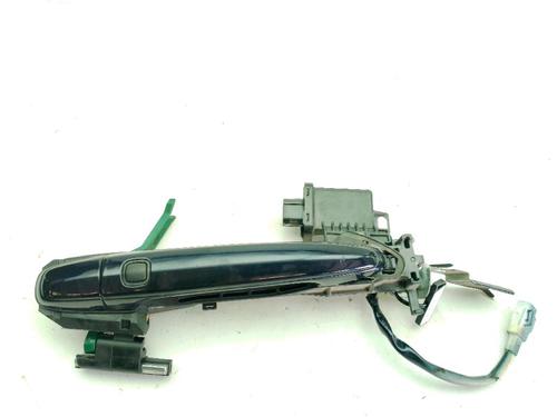 Used Rear left exterior door handle Rear left exterior door handle LEXUS GS (_S19_) 450h (GRS191_, GWS191_) (296 hp) 33811588 33811588